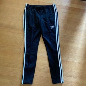 Women’s adidas 3 striped jogger
